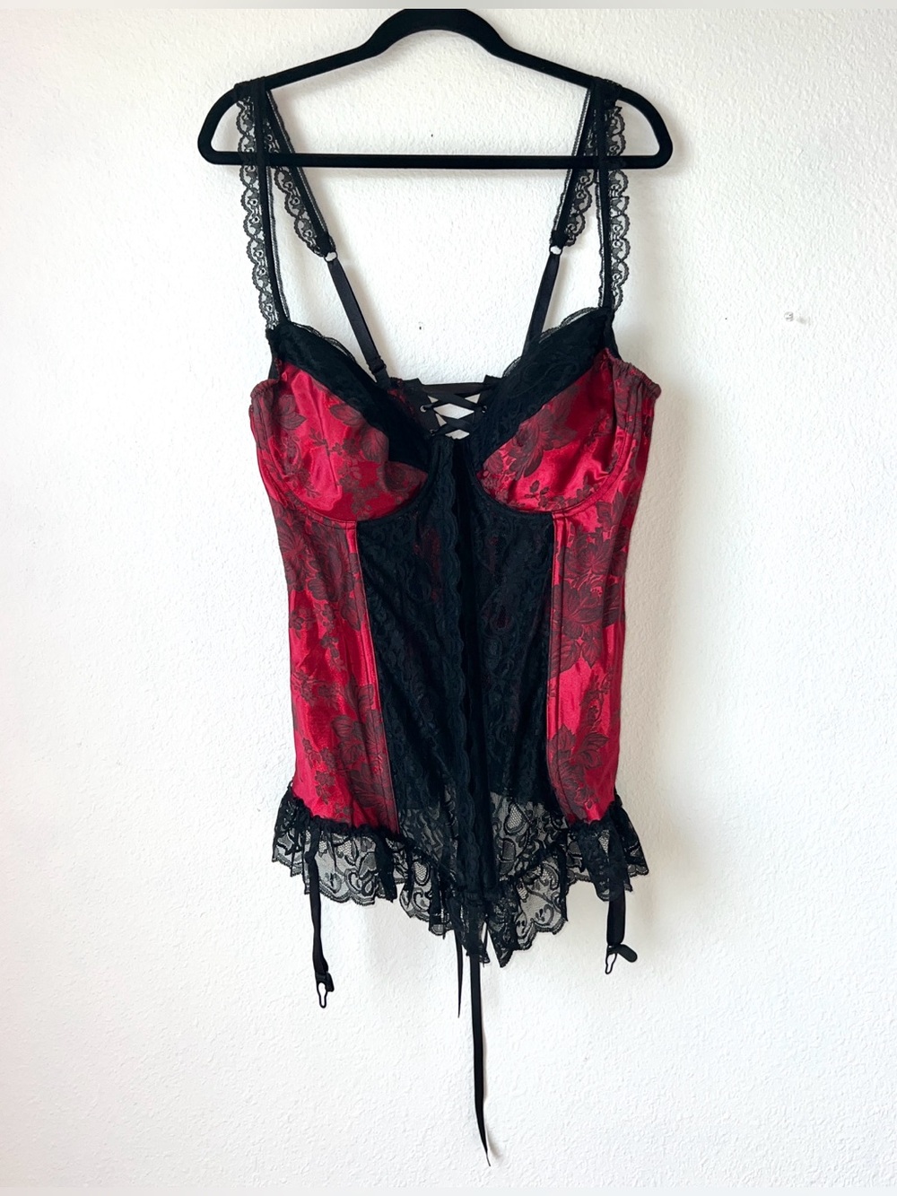 Intimate Attitudes Red & Black Lace Corset Bustier Size 40 Goth Vampy